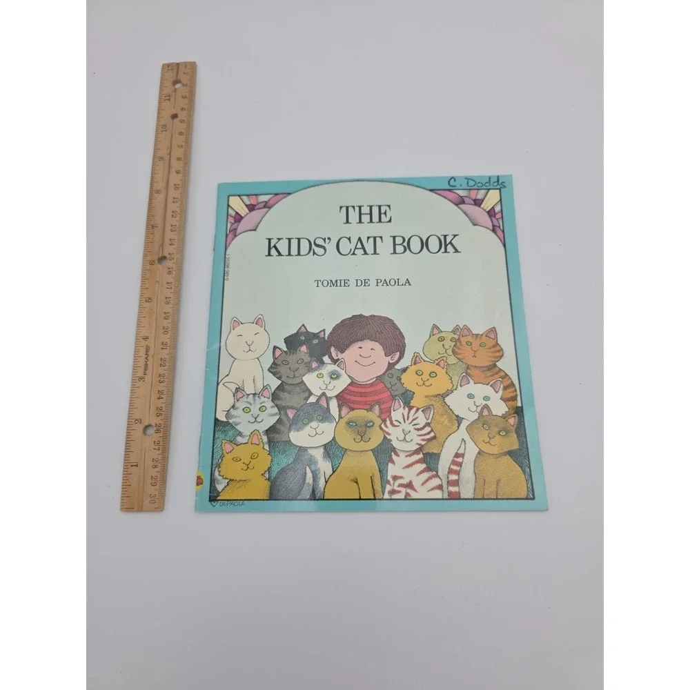 The Kids Cat Book - Paperback By Depaola, Tomie - VERY GOOD